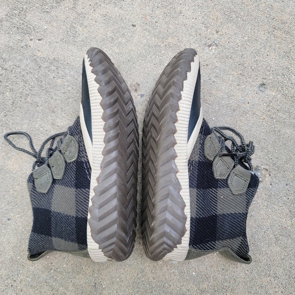 Sorel Out N About Buffalo Plaid Short Rainboots Size US 6 - Picture 2 of 6